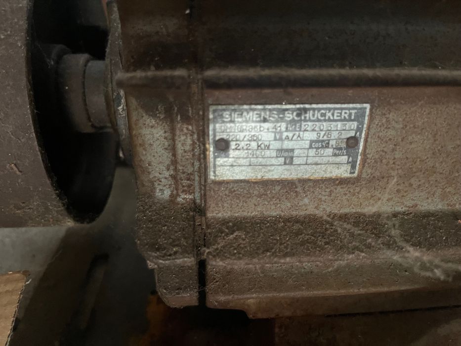 Motor elétrico trisfasico Siemens 2/3cv