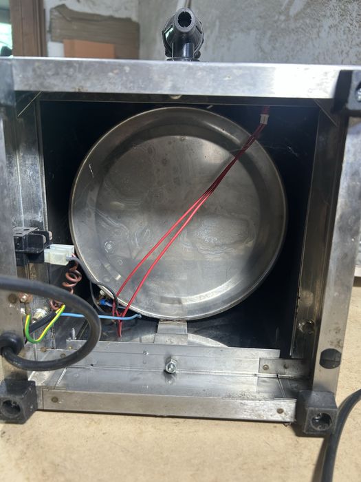 Cuba de pastelaria para leite e cafe quente