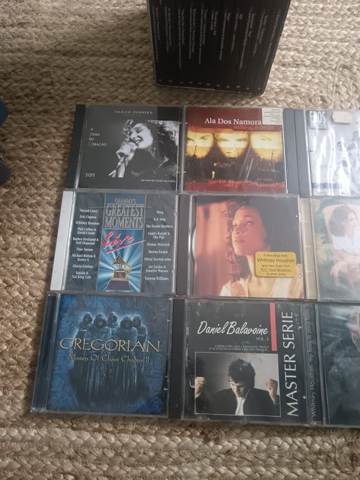 CDs de música em bom estado
