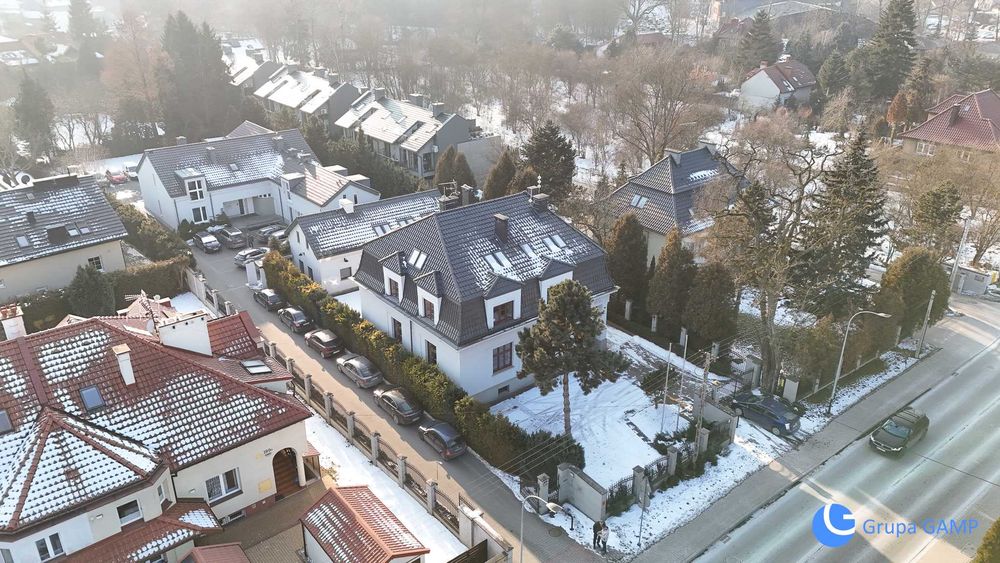 Willa biurowa z parkingiem, *ul. Królowej Jadwigi- Wola Justowska*