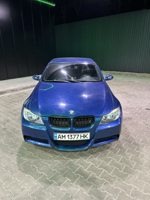 Продам BMW E90  M-packet