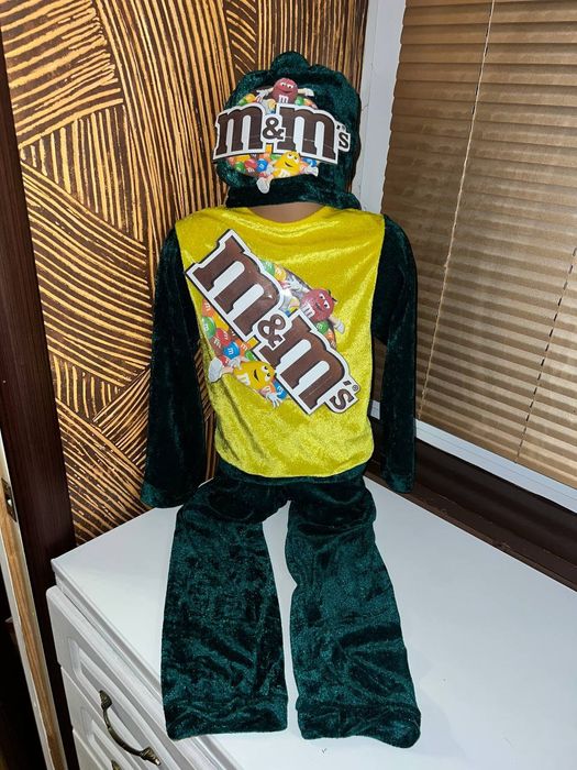 Продаж костюмів, прокат костюмів на свято, оренда  костюмів