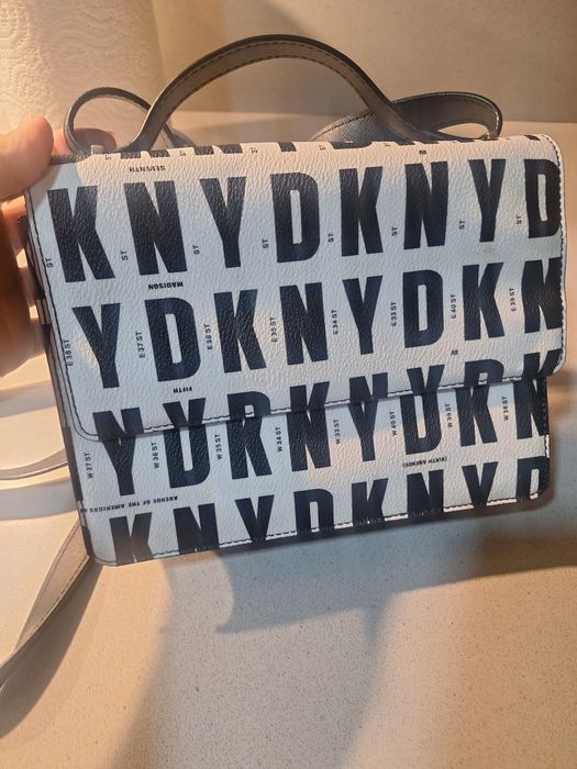 Bolsa dkny como nova