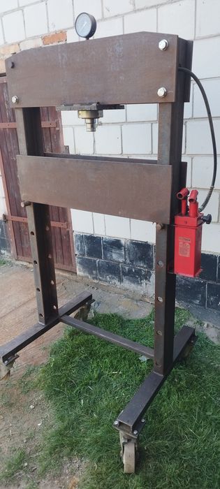 Prasa hydrauliczna.Cena ostateczną 2100zł