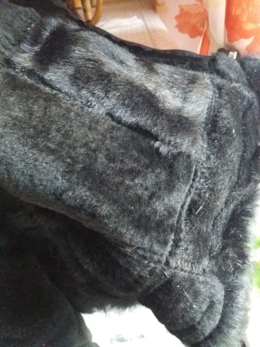 Продам натуральная безрукавка.Торг.