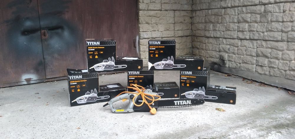 Електропили Пила електрична 2000 Вт Titan