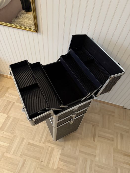 Duży kufer kuferek kosmetyczny na kółkach na kosmetyki XXL czarny