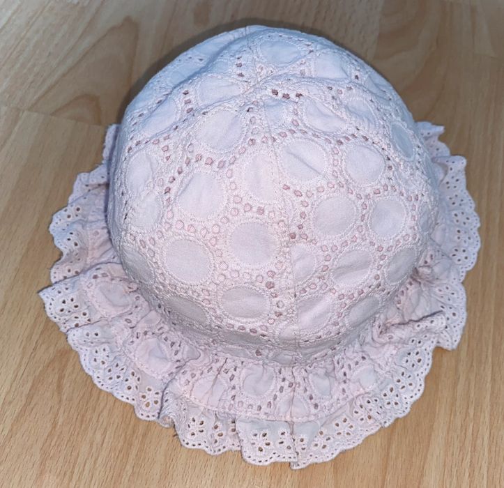 Letnie kapelusze dziewczęce Next i Matalan