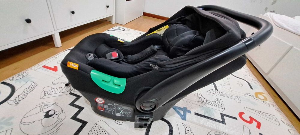 Conjunto Ovo e Base Isofix Chicco