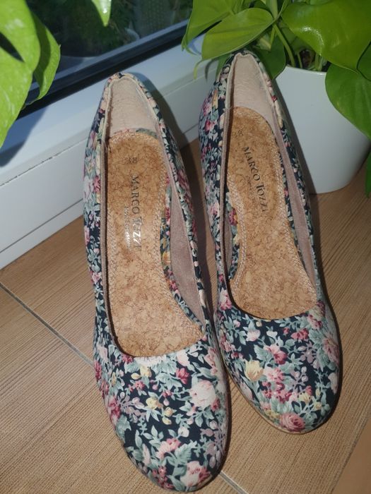 Szpilki w kwiaty