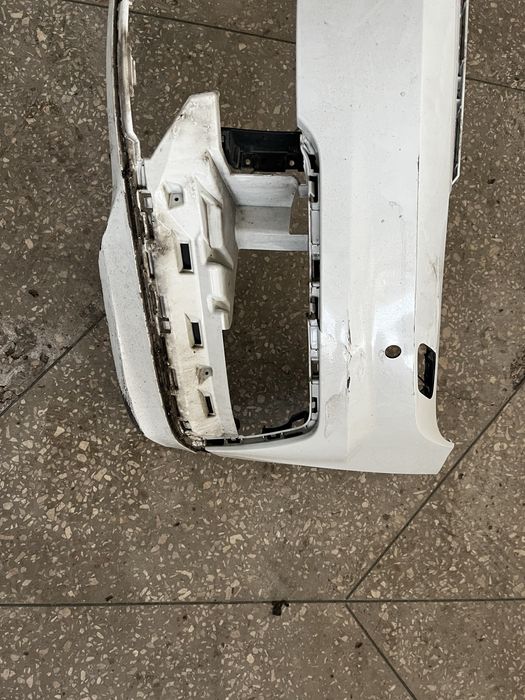 Продам передний бампер на Vw Passat B8