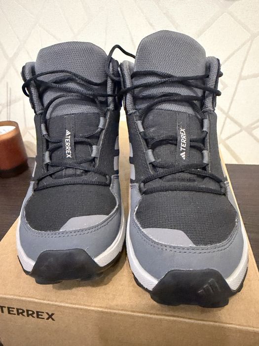 Кросівки дитячі Adidas Terrex Ax4R Mid