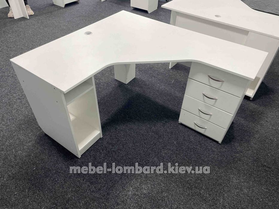 Стіл кутовий з тумбою № 5 «Білий» бу, 26 шт