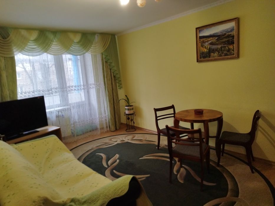 Здам 3 кімнатну квартиру поруч клініка Казявкіна.Моюна на довгий термі