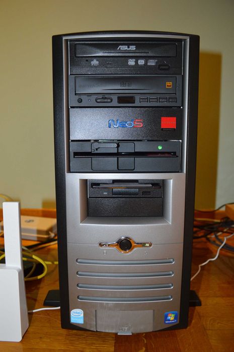 Продам старый системный блок+ элт монитор