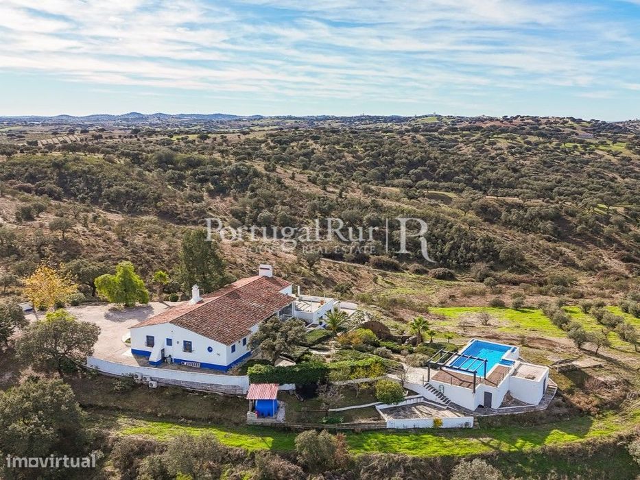 Quinta T5 com 7 Hectares e piscina no Alentejo