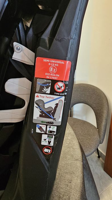 Cadeira auto marca Migo 360° 0-18kg (4 anos), com ISOFIX.