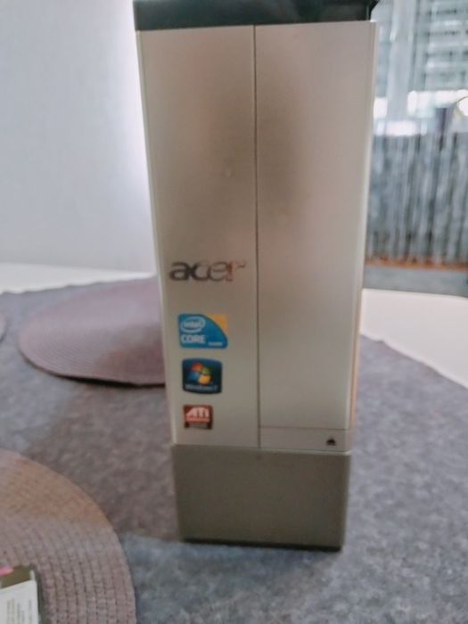 Komputer kompletny brak tylko dysku.