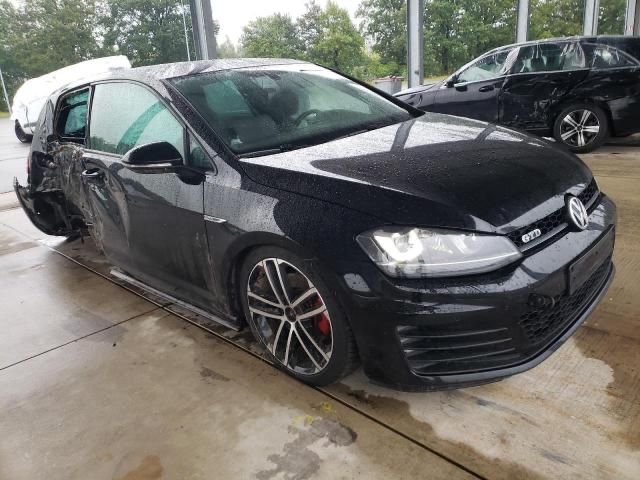 В розборі VW GOLF 7 GTD Coupe 2015 фари капот крило бампер CUNA QMN