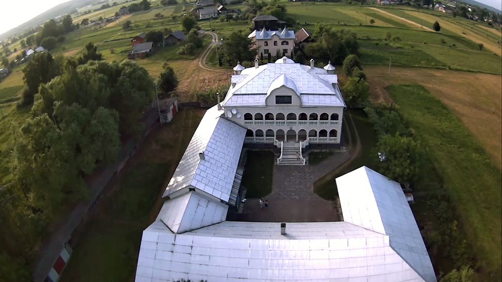 Продаю 3 поверховий дім з каміном і ділянкою на 2.4 га, 504 кв. м, 10