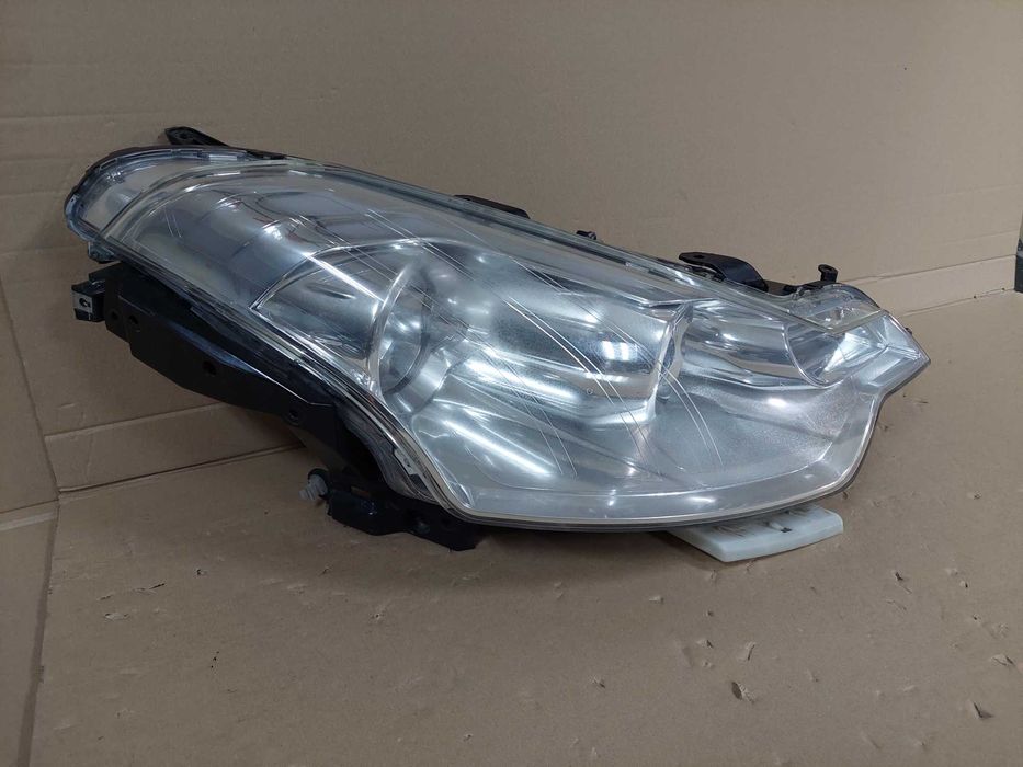 Citroen C-Crosser lampa przód XENON prawa EU BDB KPL