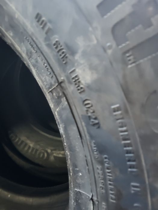 Шини 285 70r19.5 continental