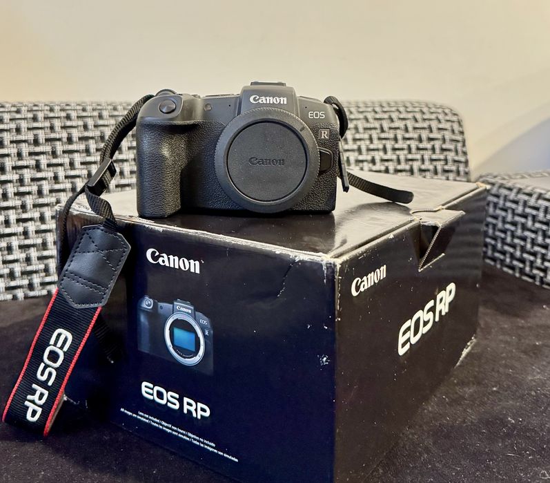 Фотоапарат Canon EOS RP + сумка