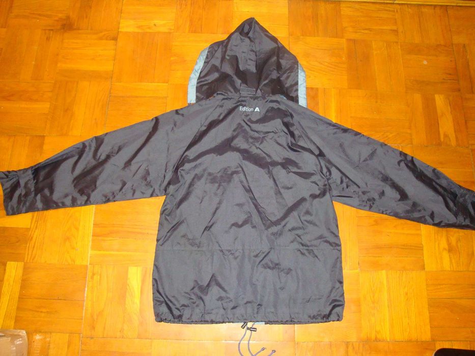 Куртка дождевик MERCEDES BENZ ( Италия ) , размер S-M ( 48-50 )