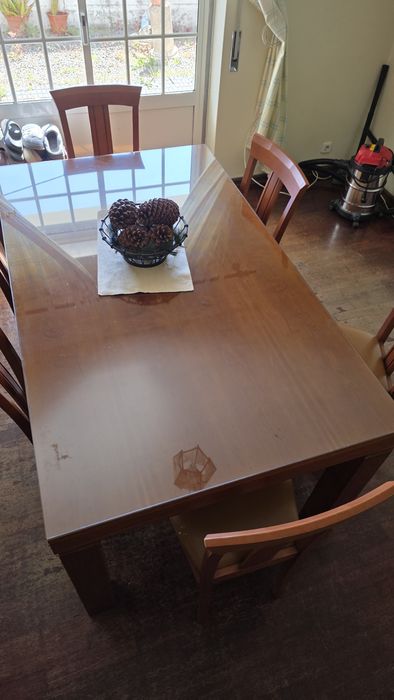 Mesa e 6 cadeiras Cerejeira