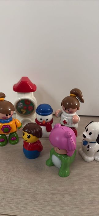 Bonecos da marca Toto.