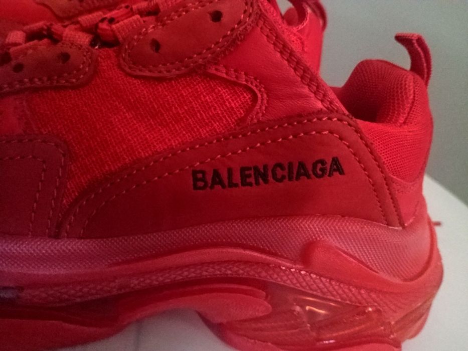 Czerwone buty Balenciaga