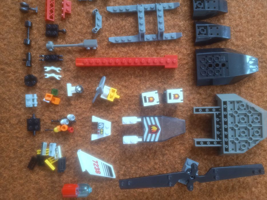 Elementy klocków LEGO