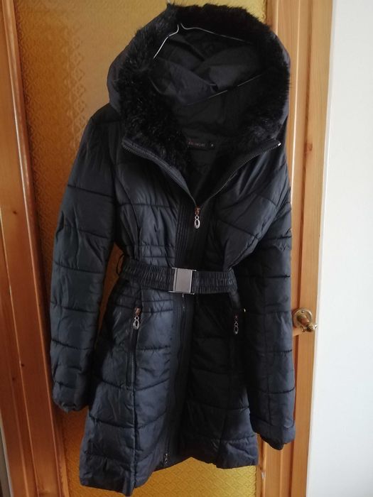 Damski czarny płaszczyk