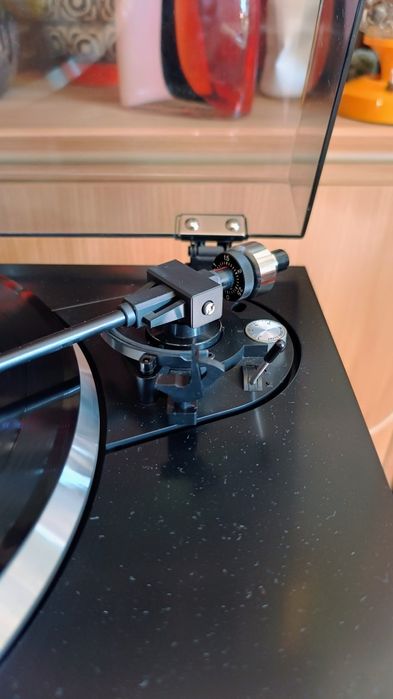 Gramofon FISHER studio-standart MT-274