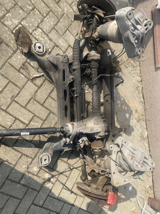 Kompletne przednie zawieszenie Audi Q7 miechy sanki mc person