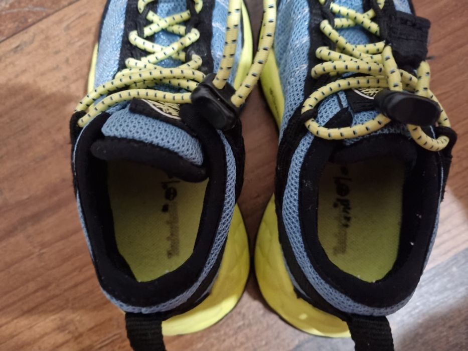 Ténis Timberland tamanho EU 23 com Caixa original