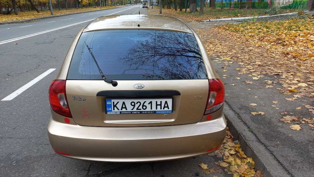 Автомобіль Kia Rio 2003 I покоління (FL)