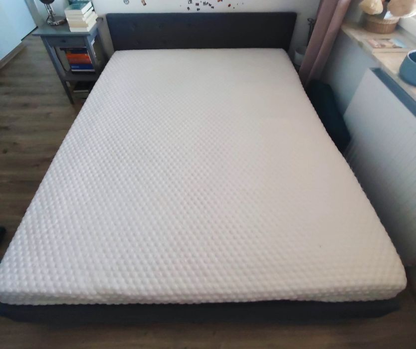 Łóżko 160x200 z materacem