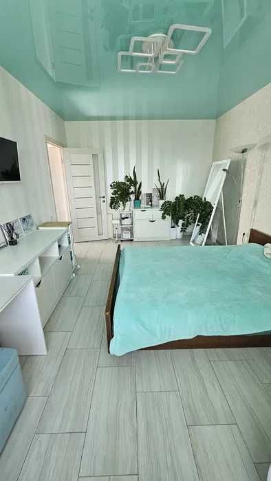 Продам 2х поверховий будинок,Рогань, 182м2 з євроремонтом(код 5325)