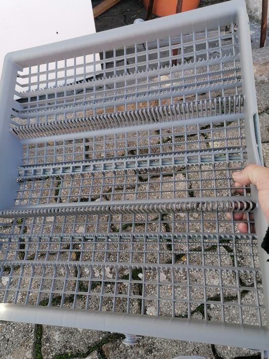 Terceiro cesto de máquina de lavar louça Siemens