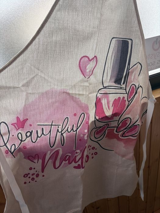 Foil unhas e avental