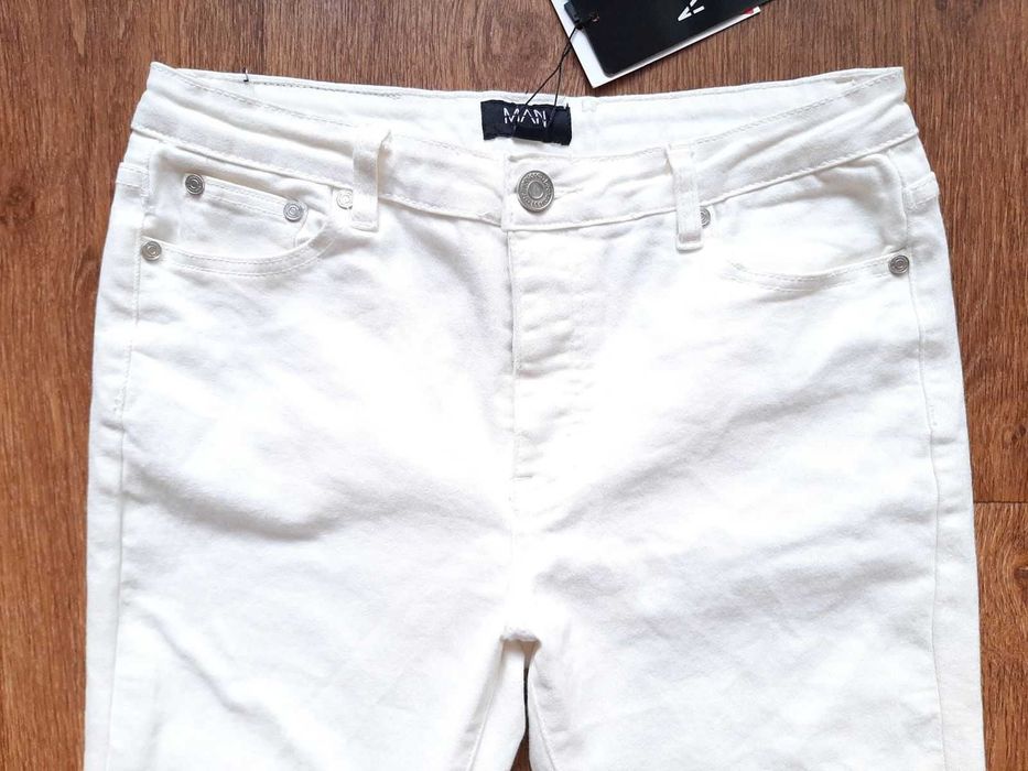 Джинсы белые стрейчевые скинни  boohoo man skinny w32" - w30" , m , s