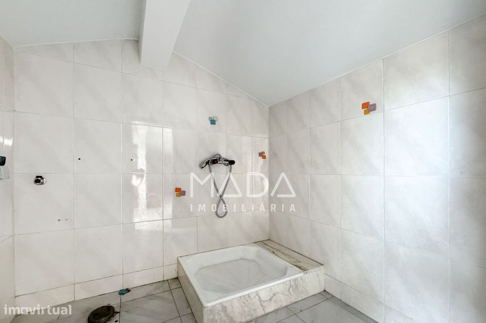 Apartamento T2+1 (último piso) c/sótão no centro histórico de Braga
