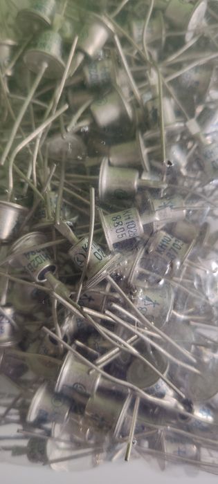 Продам динисторы КН102