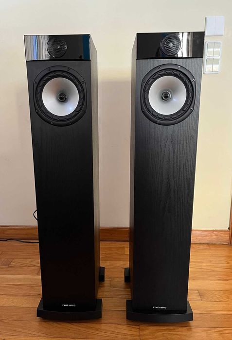 Colunas Fyne Audio F302