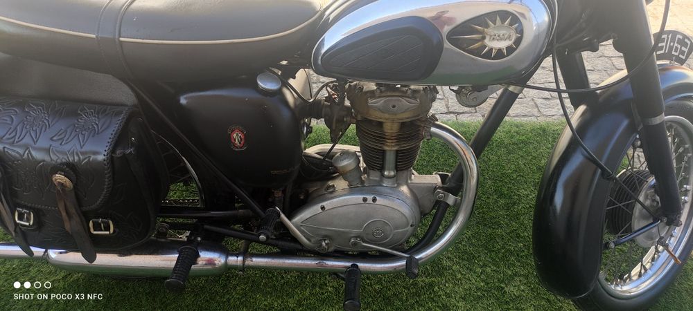 Bsa C15 preta de 1962