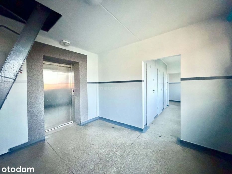 49 m²,  9. piętro  2 balkony