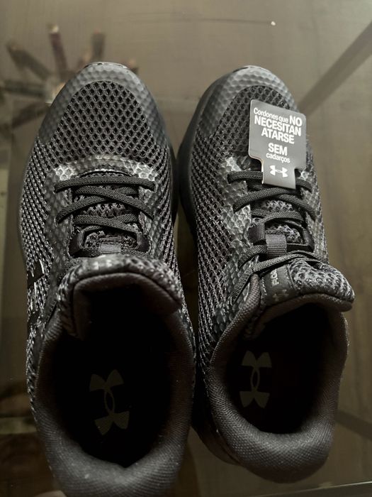 UNDER ARMOUR CZARNE  buty dla chłopca  34 35