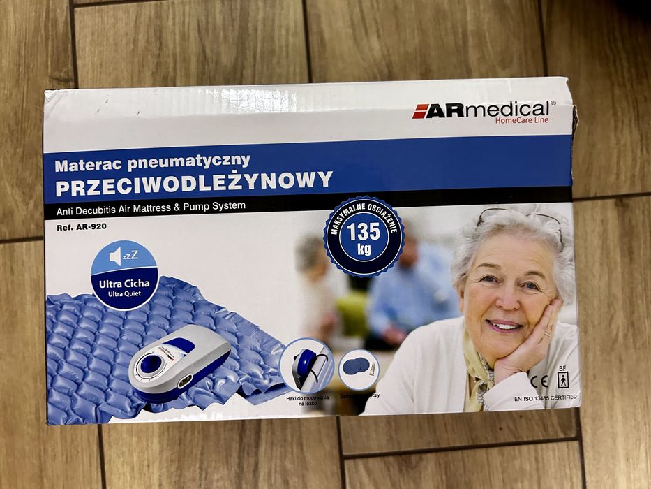 Materac przeciwodleżynowy z pompką