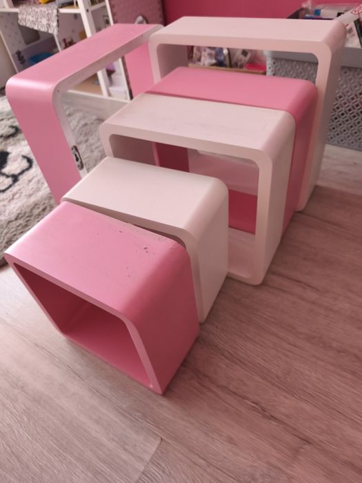 6 półek różnej wielkości